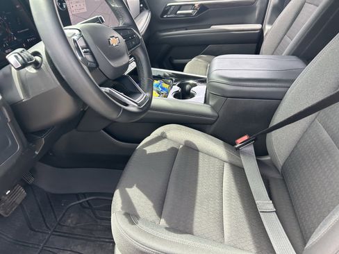 Used 2025 Chevrolet Tahoe LS RWD image 10