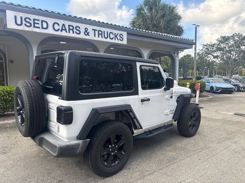 Used 2019 Jeep Wrangler Sport AWD/4WD image 4