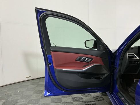 Certified 2025 BMW 330i Sedan w/ M Sport Package RWD image 18