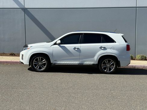 Used 2014 Kia Sorento SX w/ 3rd Row Package image 2