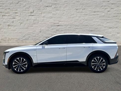 Used 2024 Cadillac Lyriq Sport RWD image 2