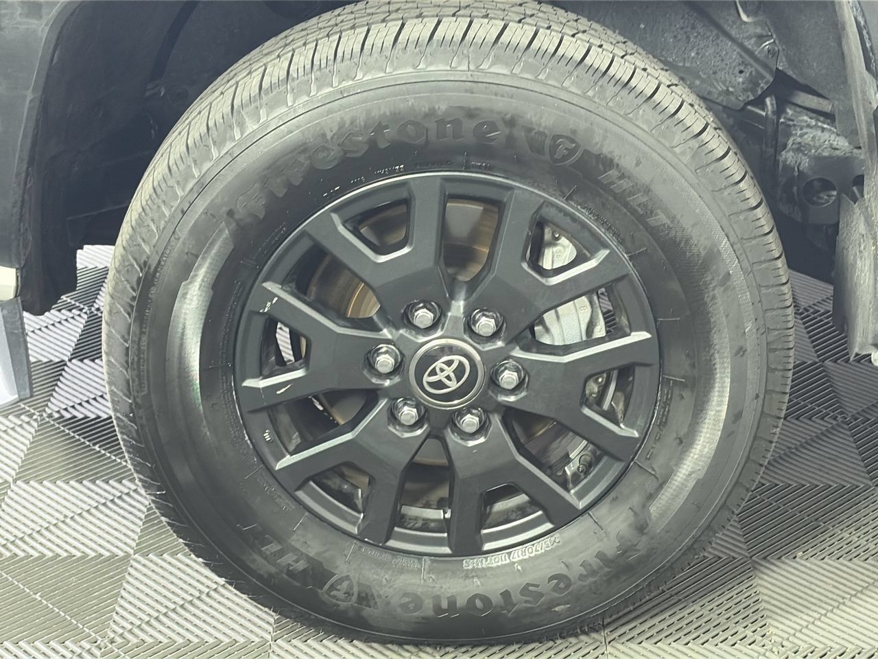 Used 2025 Toyota 4Runner SR5 AWD/4WD image 10