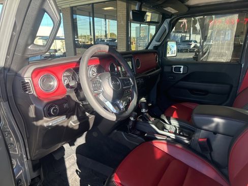 Used 2023 Jeep Wrangler Unlimited Rubicon 4xe image 11