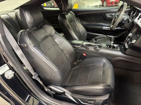 Used 2015 Ford Mustang GT Premium RWD image 31