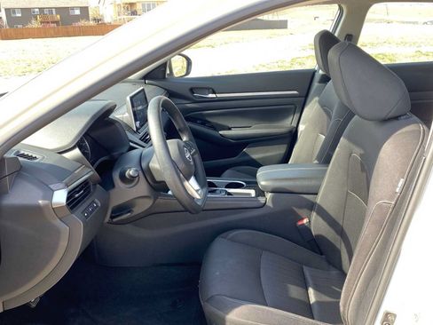 Used 2023 Nissan Altima 2.5 SV FWD image 17