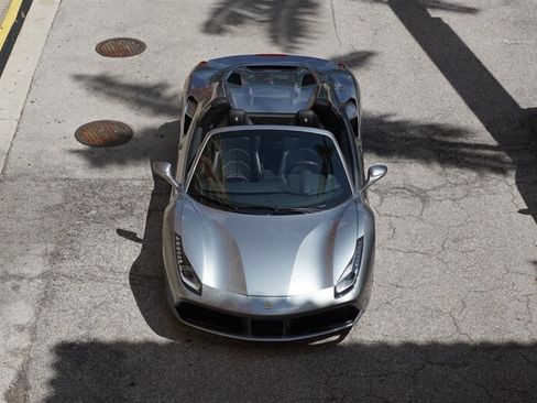 Used 2018 Ferrari 488 Spider RWD image 60