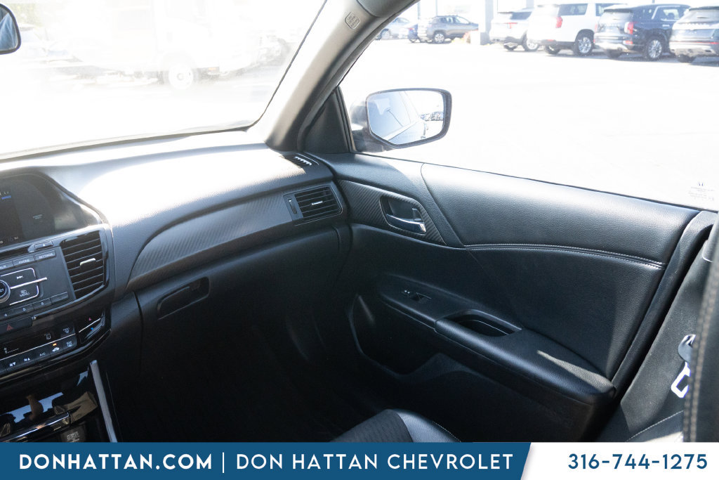 Used 2016 Honda Accord Sport image 19