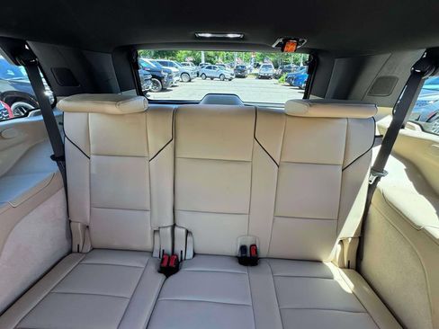 Used 2021 Cadillac Escalade Premium Luxury AWD/4WD image 15