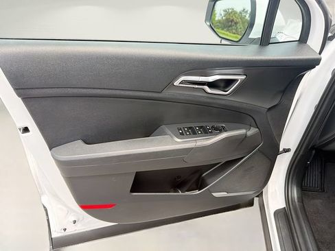 Used 2026 Kia Sportage LX FWD image 22