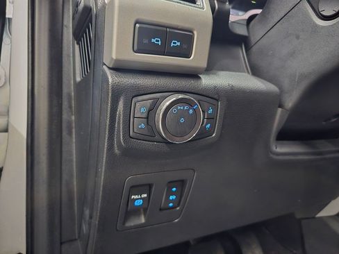 Used 2019 Ford F150 Lariat w/ Equipment Group 502A Luxury AWD/4WD image 35