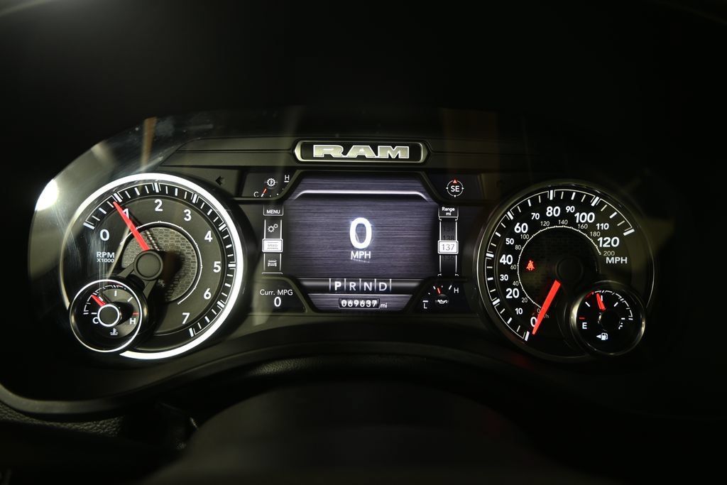 Used 2022 RAM 1500 Laramie AWD/4WD image 25