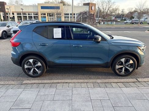 Used 2025 Volvo XC40 B5 Plus AWD/4WD image 6