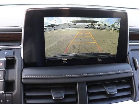 Used 2023 Chevrolet Suburban Premier image 28