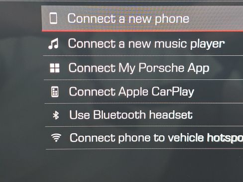 Certified 2022 Porsche Macan AWD/4WD image 9