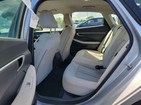 Used 2025 Hyundai Sonata SEL FWD image 11