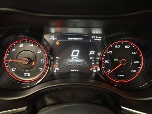 Used 2017 Dodge Charger SE w/ Blacktop Package RWD image 13