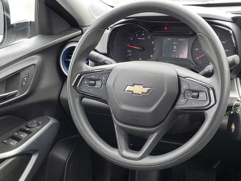 Used 2024 Chevrolet Trax LS w/ LS Convenience Package FWD image 25