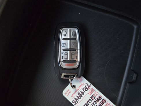 New 2026 Chrysler Pacifica Select image 20