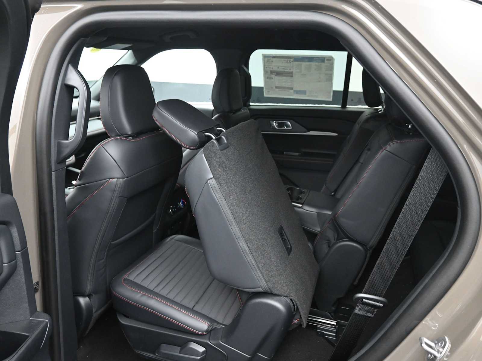New 2026 Ford Explorer ST-Line w/ ST-Line Street Pack AWD/4WD image 24