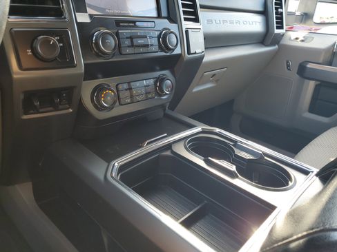 Used 2021 Ford F250 XLT w/ XLT Premium Package image 25