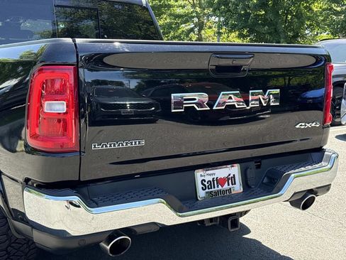 Used 2025 RAM 1500 Laramie AWD/4WD image 10