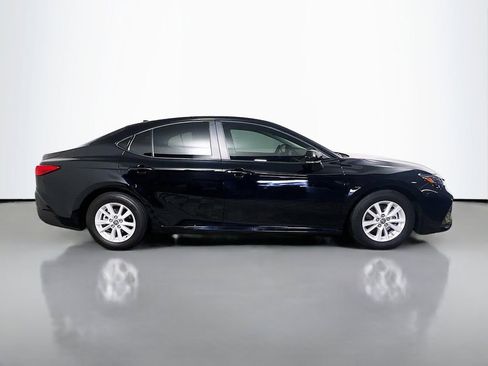 Used 2025 Toyota Camry LE w/ Convenience Package FWD image 1