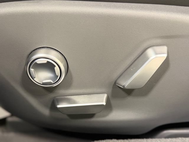 Used 2025 Lucid Air Touring AWD/4WD image 19