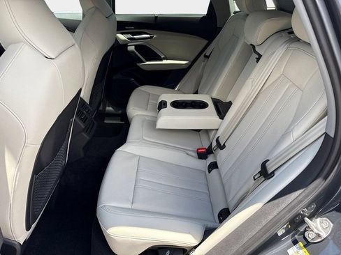 Used 2025 Audi Q5 Premium Plus w/ Premium Plus AWD/4WD image 12