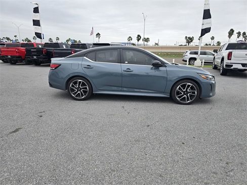 Used 2024 Nissan Sentra SR w/ SR Premium Package image 4