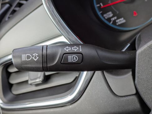 Used 2020 Chevrolet Equinox LS w/ LS Convenience Package image 16