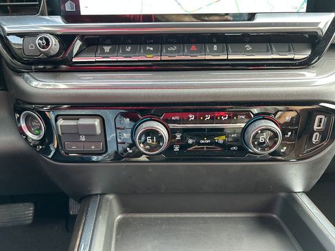 Certified 2025 Chevrolet Silverado 2500 High Country w/ Technology Package image 27