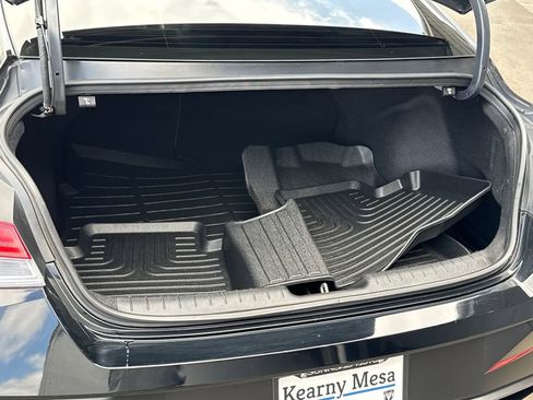 Used 2025 Hyundai Elantra Limited FWD image 10