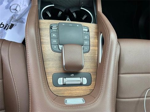 Used 2024 Mercedes-Benz GLS 450 4MATIC image 20