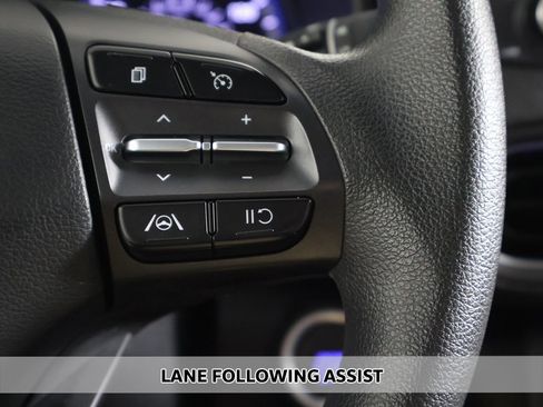 Used 2023 Hyundai Kona SEL image 3