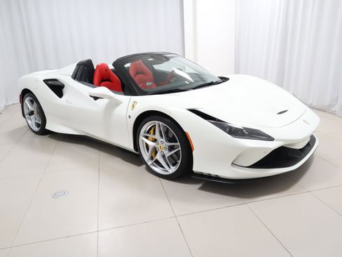 Used 2023 Ferrari F8 Tributo RWD image 6