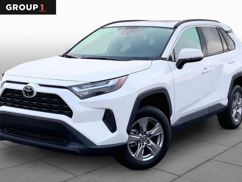 Used 2024 Toyota RAV4 XLE w/ Convenience Package FWD image 1