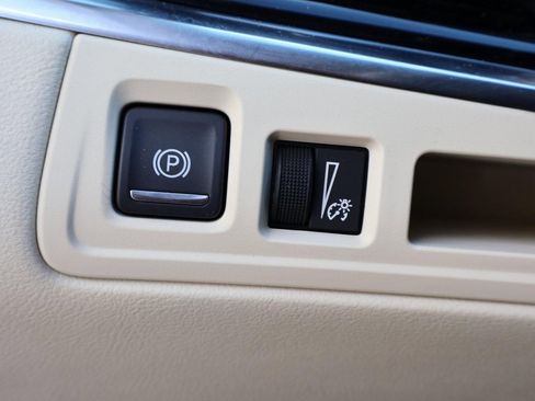 Used 2022 Cadillac XT6 Premium Luxury image 28