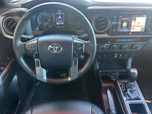 Certified 2019 Toyota Tacoma TRD Sport AWD/4WD image 17