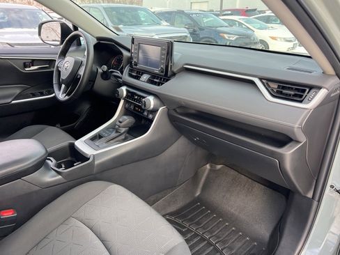 Used 2022 Toyota RAV4 XLE image 26