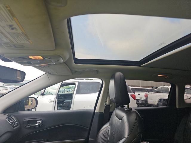 Used 2021 Jeep Compass Limited w/ Sun and Sound Group AWD/4WD image 12