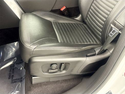 Used 2023 Land Rover Discovery S R-Dynamic image 19