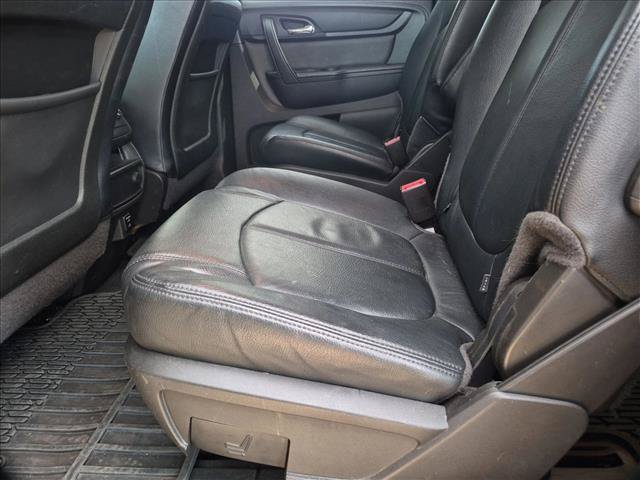 Used 2015 Chevrolet Traverse LT w/ Style and Technology Package FWD image 18