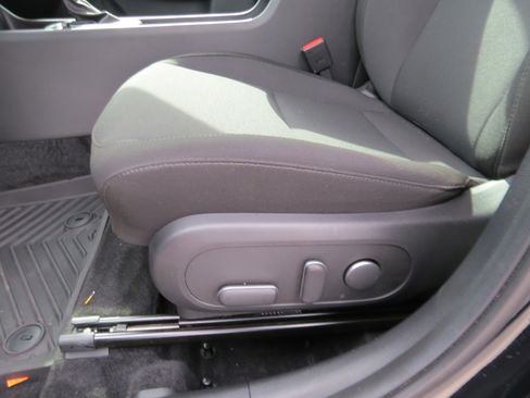 Used 2025 Hyundai Kona SEL image 13