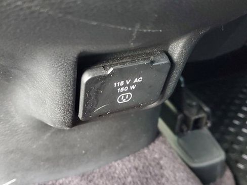 Used 2017 Jeep Cherokee Latitude w/ Cold Weather Group AWD/4WD image 11