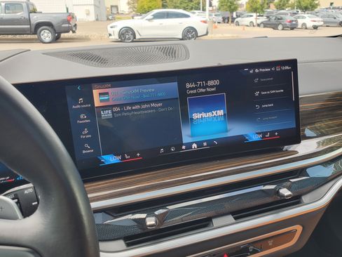 Used 2025 BMW X5 xDrive40i w/ Premium Package AWD/4WD image 17