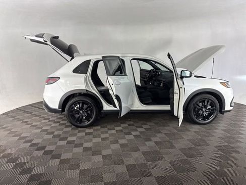 Certified 2026 Honda HR-V Sport image 17