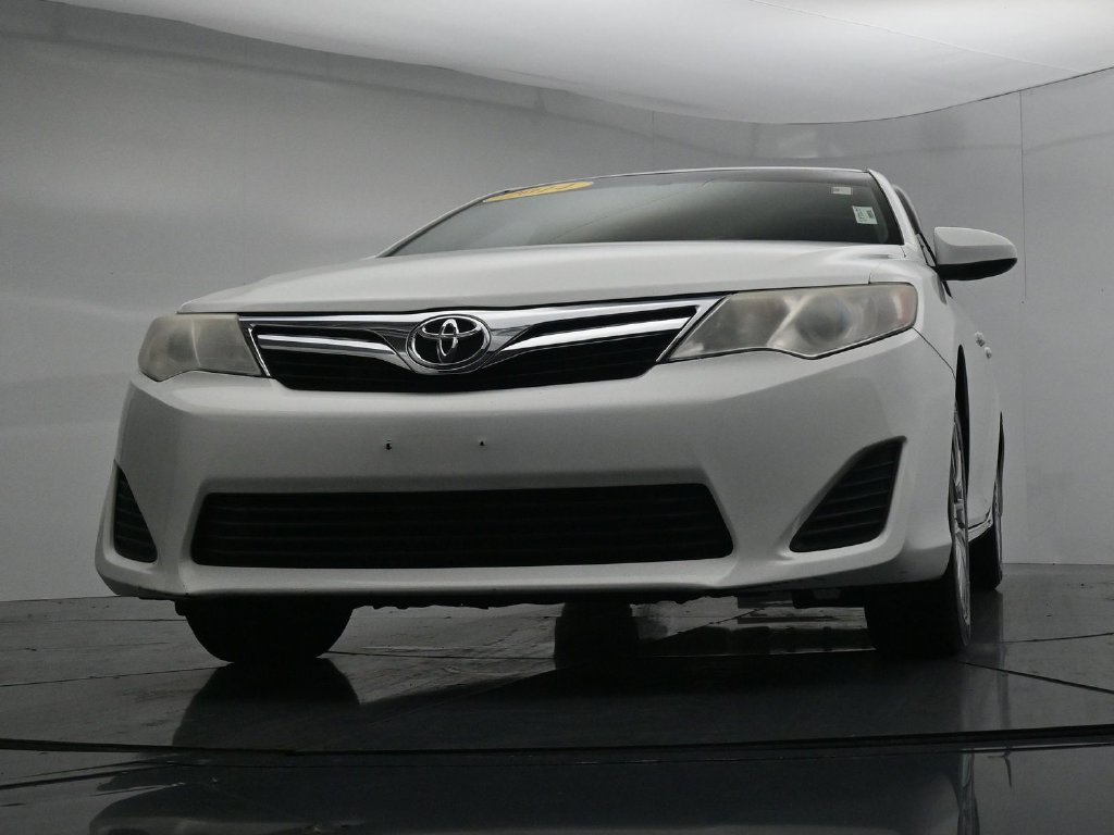 Used 2014 Toyota Camry LE FWD image 37