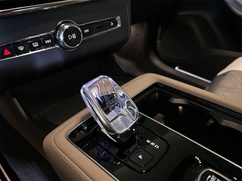 New 2026 Volvo XC90 B6 Plus w/ Protection Package Premier image 19