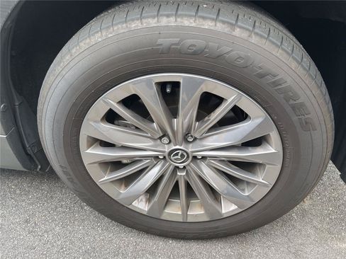 Used 2025 MAZDA CX-90 3.3 Turbo w/ Preferred Package AWD/4WD image 16