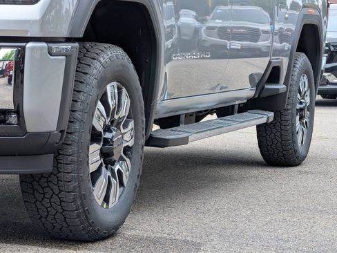 New 2026 GMC Sierra 3500 Denali w/ Denali Reserve Package AWD/4WD image 7